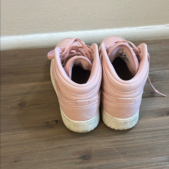 Pink Jordan - Picture 2 of 5